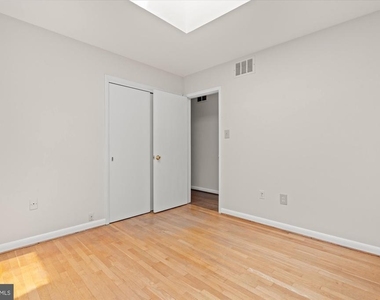 7504 Radnor Road - Photo Thumbnail 23