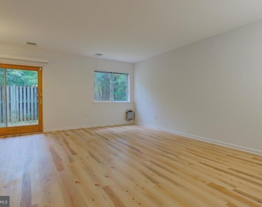 3386 Hewitt Avenue - Photo Thumbnail 4