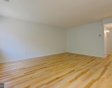 3386 Hewitt Avenue - Photo Thumbnail 7