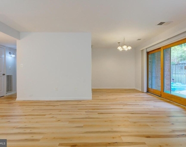 3386 Hewitt Avenue - Photo Thumbnail 2
