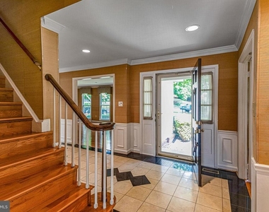 7416 Royal Dominion Drive - Photo Thumbnail 4
