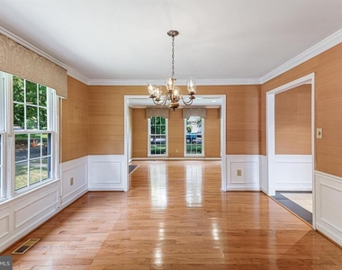 7416 Royal Dominion Drive - Photo Thumbnail 15