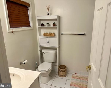 121 Moore Drive - Photo Thumbnail 11