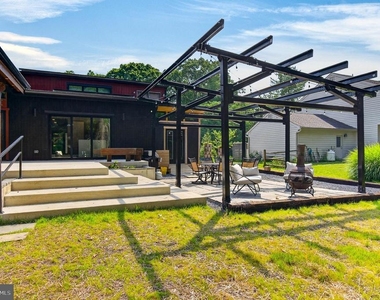 6192 Llanfair Drive - Photo Thumbnail 23