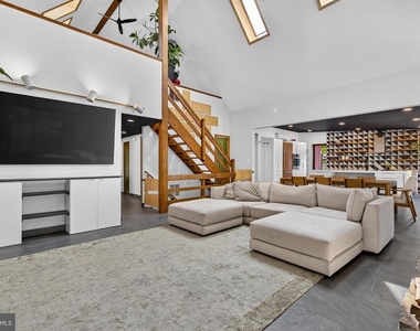 6192 Llanfair Drive - Photo Thumbnail 10