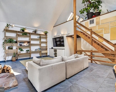 6192 Llanfair Drive - Photo Thumbnail 9