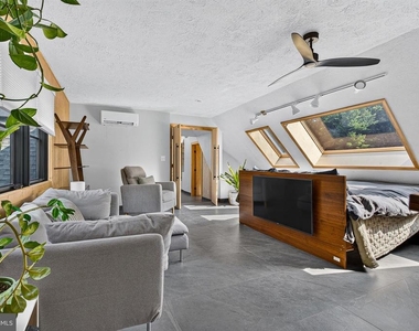6192 Llanfair Drive - Photo Thumbnail 14