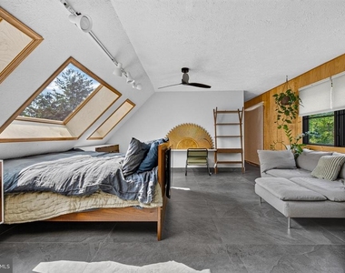 6192 Llanfair Drive - Photo Thumbnail 15