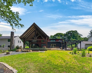 6192 Llanfair Drive - Photo Thumbnail 24