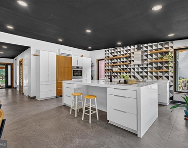 6192 Llanfair Drive - Photo Thumbnail 8