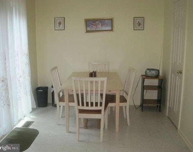 9629 Hadleigh Court - Photo Thumbnail 3