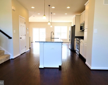 6303 Posey Street - Photo Thumbnail 10