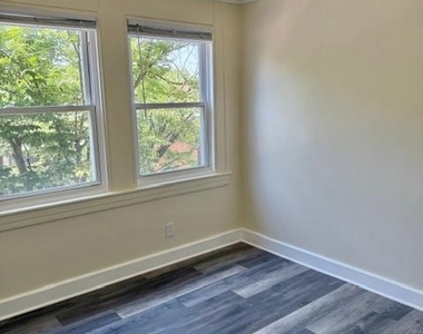 27 E Main Street - Photo Thumbnail 3