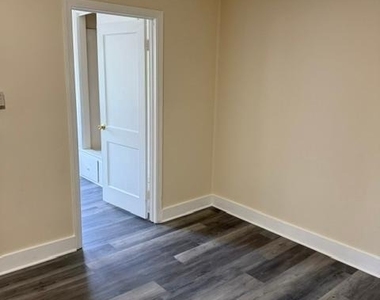27 E Main Street - Photo Thumbnail 3