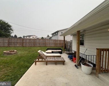 6017 Black Friars Circle - Photo Thumbnail 18