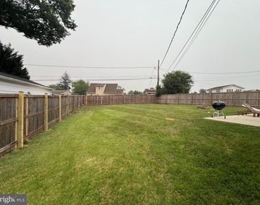 6017 Black Friars Circle - Photo Thumbnail 17