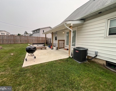 6017 Black Friars Circle - Photo Thumbnail 15
