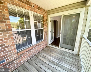 9105 Lincolnshire Court - Photo Thumbnail 5