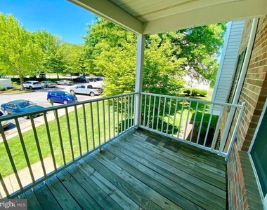 9105 Lincolnshire Court - Photo Thumbnail 3