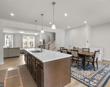 10706 Larkswood Street - Photo Thumbnail 13
