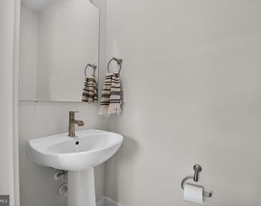 1808 Parham Way - Photo Thumbnail 14