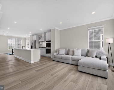 1808 Parham Way - Photo Thumbnail 6