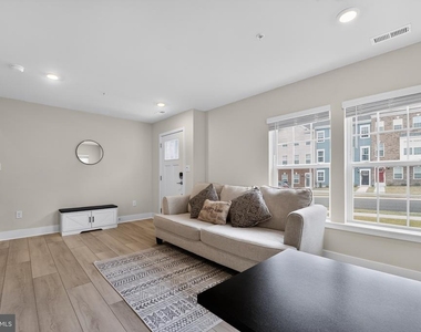 1808 Parham Way - Photo Thumbnail 2