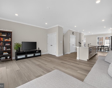 1808 Parham Way - Photo Thumbnail 4