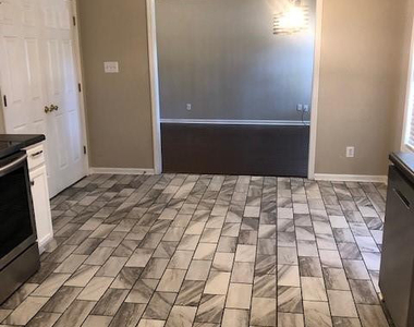 102 Digby Court - Photo Thumbnail 5