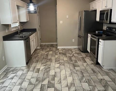 102 Digby Court - Photo Thumbnail 4