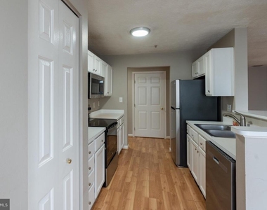 689 Winding Stream Way - Photo Thumbnail 4