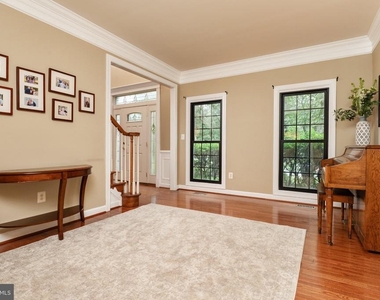 119 Fordham Drive - Photo Thumbnail 10