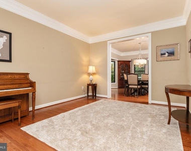 119 Fordham Drive - Photo Thumbnail 8