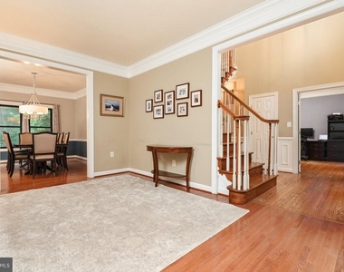 119 Fordham Drive - Photo Thumbnail 9