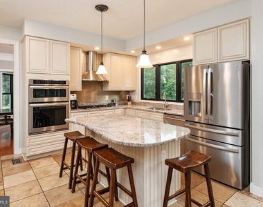 119 Fordham Drive - Photo Thumbnail 5
