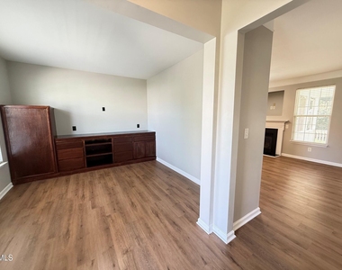 420 Cline Falls Drive - Photo Thumbnail 3