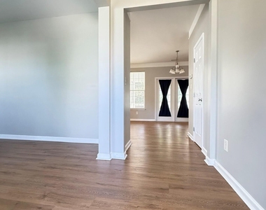 420 Cline Falls Drive - Photo Thumbnail 2