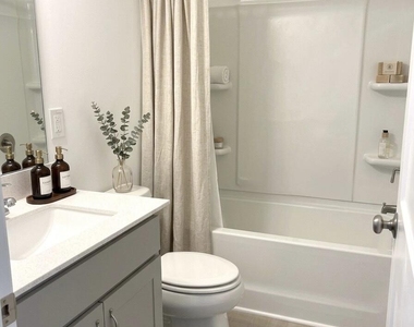 119 N Franklin Street - Photo Thumbnail 11