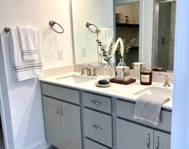 119 N Franklin Street - Photo Thumbnail 9