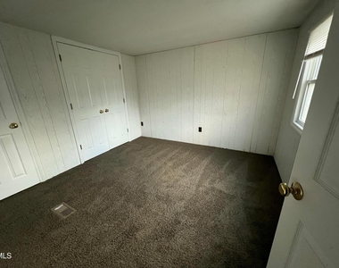 1638 Lickskillet Road - Photo Thumbnail 8