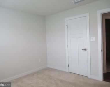 383 Windflower Drive - Photo Thumbnail 8