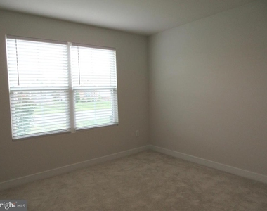 383 Windflower Drive - Photo Thumbnail 7