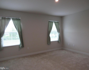 383 Windflower Drive - Photo Thumbnail 9