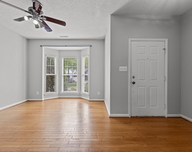 5316 Corinthian Way - Photo Thumbnail 6