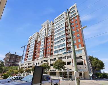 400 W North Street - Photo Thumbnail 63