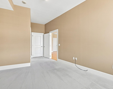 400 W North Street - Photo Thumbnail 56