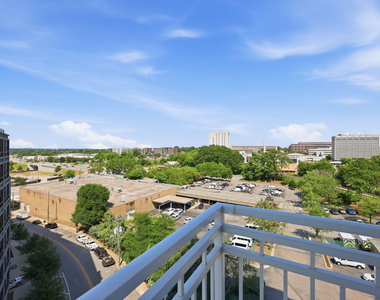 400 W North Street - Photo Thumbnail 61