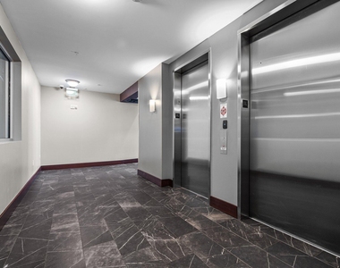 400 W North Street - Photo Thumbnail 8
