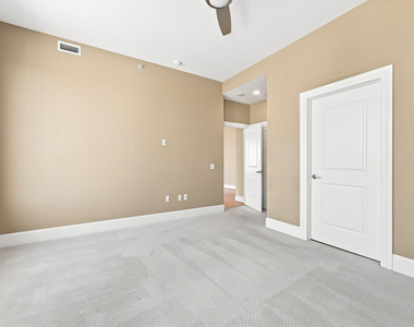 400 W North Street - Photo Thumbnail 47