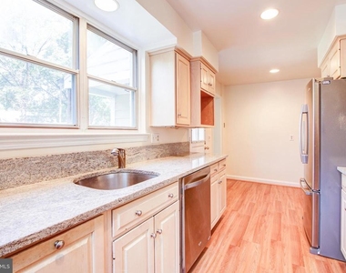 4721 Yuma Street Nw - Photo Thumbnail 14